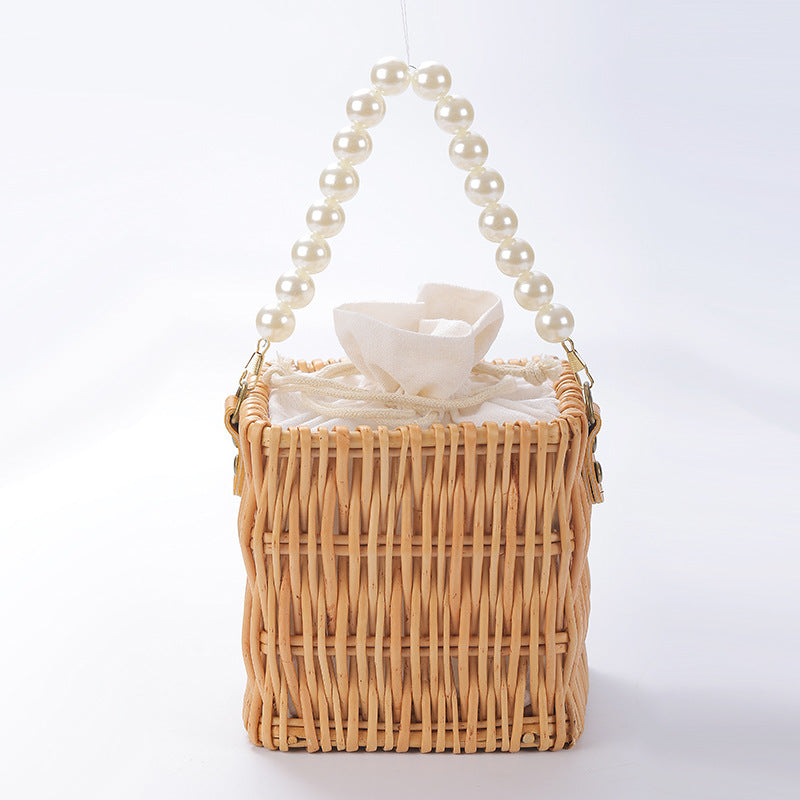 Elegant Picnic Basket Bowlift