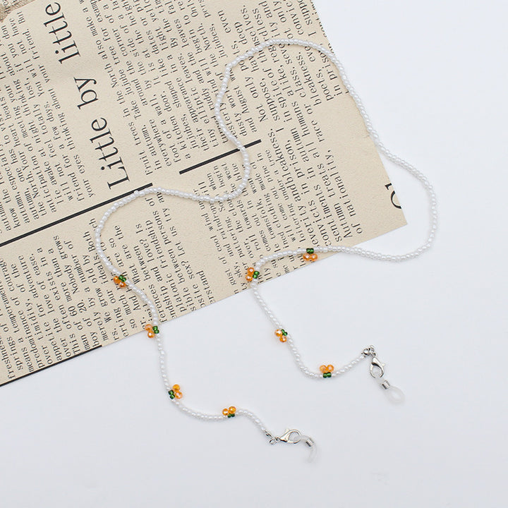 Eye-Catching Beaded Eyewear Chain Bowlift