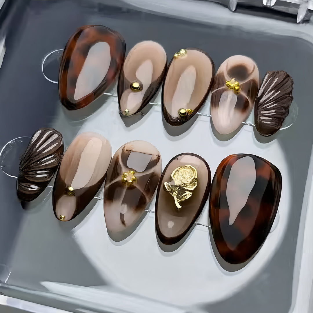 Artificial nails with elegant designs Bowlift