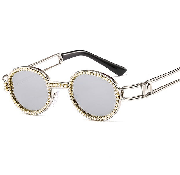Ladies fashionable sunglasses with glamorous frame Bowlift