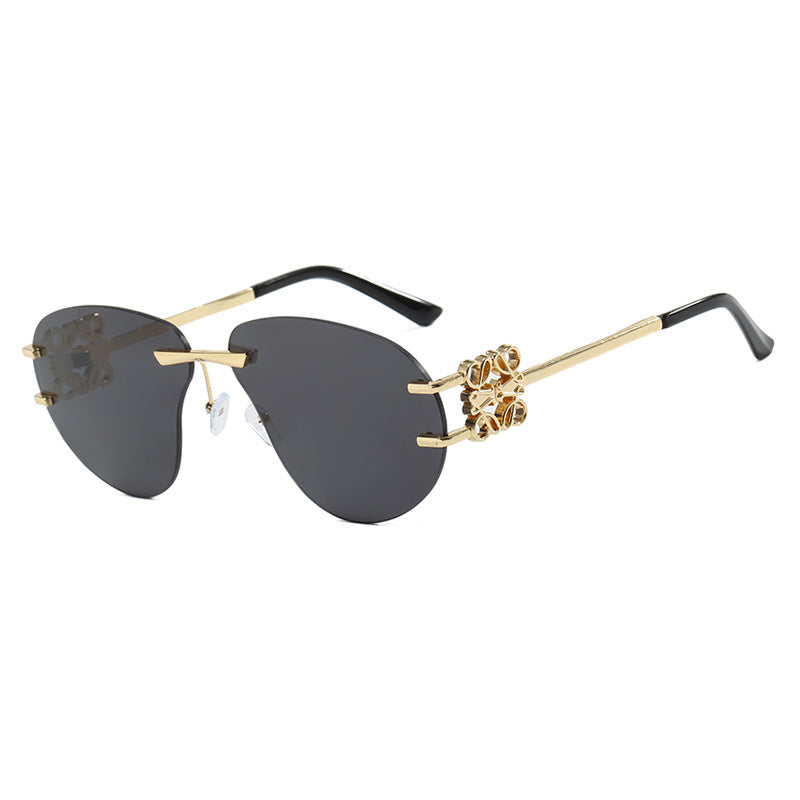Women's fashionable sunglasses in elegant aviator style with gemstone details Bowlift