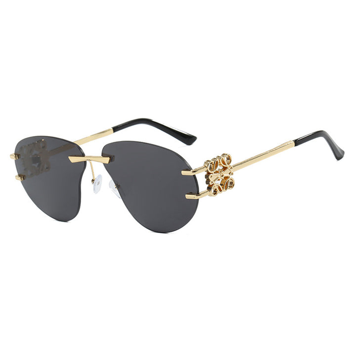 Women's fashionable sunglasses in elegant aviator style with gemstone details Bowlift