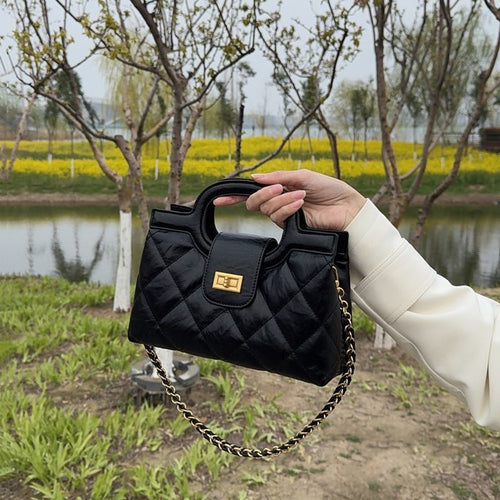 Quilted Elegant Handbag Bowlift
