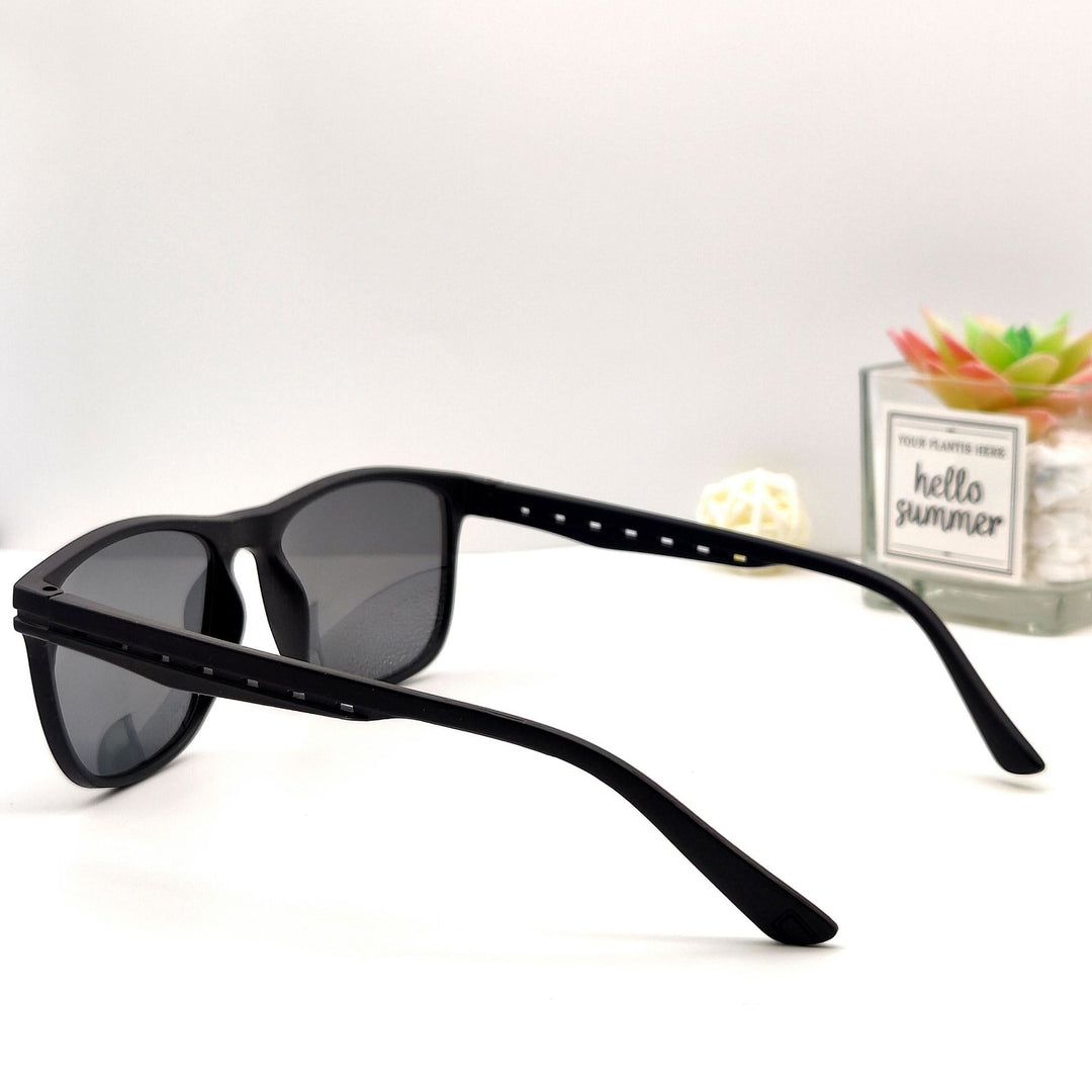 Men's stylish sunglasses with a sleek frame and polarized lenses Bowlift