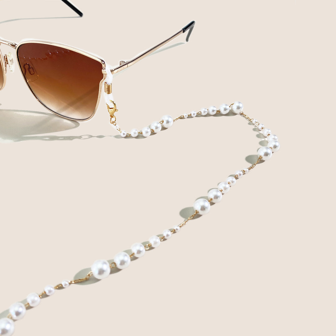 Elegant Pearl-Accented Eyewear Chain Bowlift