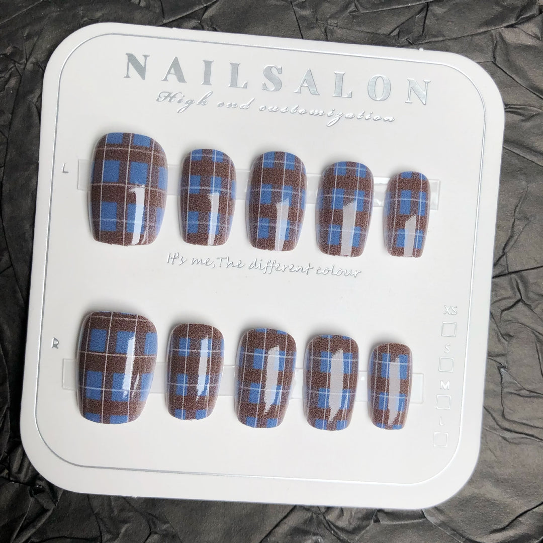 Chic Plaid-Pattern Press-On Nail Set