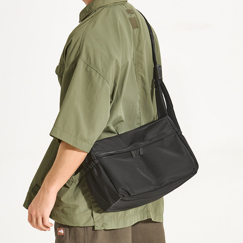 Functional Everyday Messenger Bag Bowlift