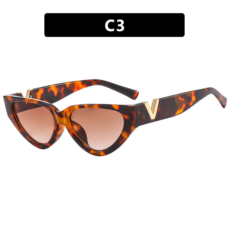 Women's Cat-Eye Sunglasses with Stylish Zebra Design and Luxurious Accents Bowlift