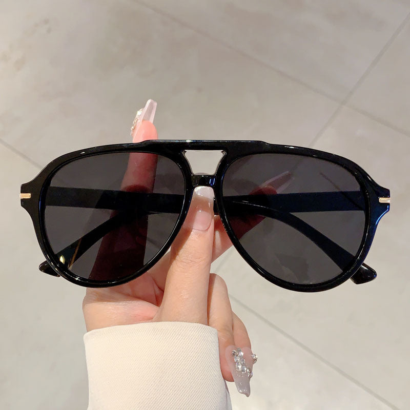 Women's stylish sunglasses with distinctive design Bowlift