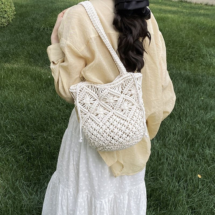 Handcrafted basket bag with floral patterns Bowlift