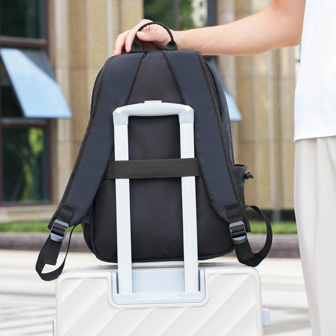 Multifunctional backpack with ergonomic shoulder straps and numerous compartments Bowlift