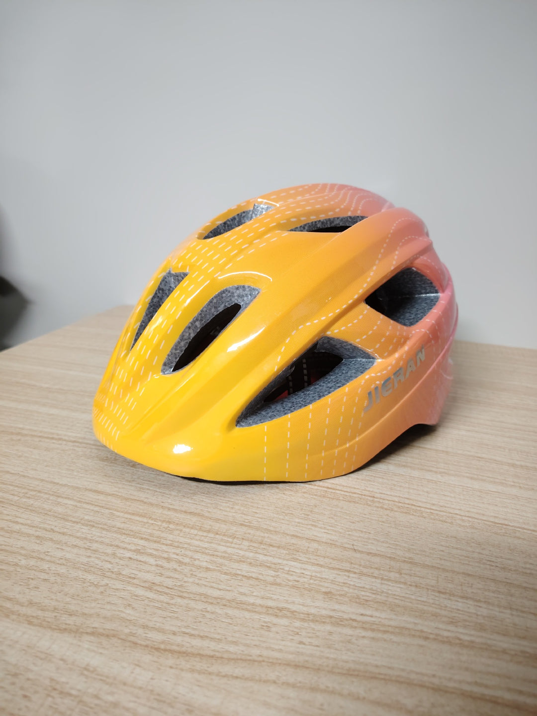 High-Visibility Cycling Helmet Bowlift