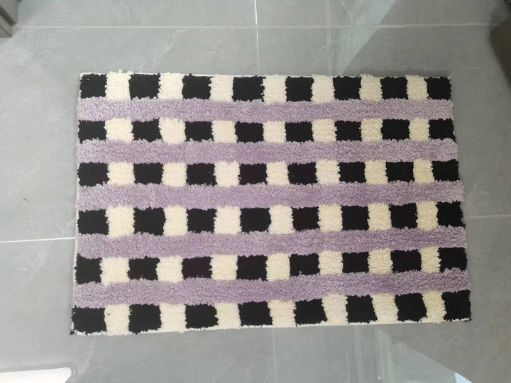 Cozy Checkered Shaggy Bath Mat Bowlift
