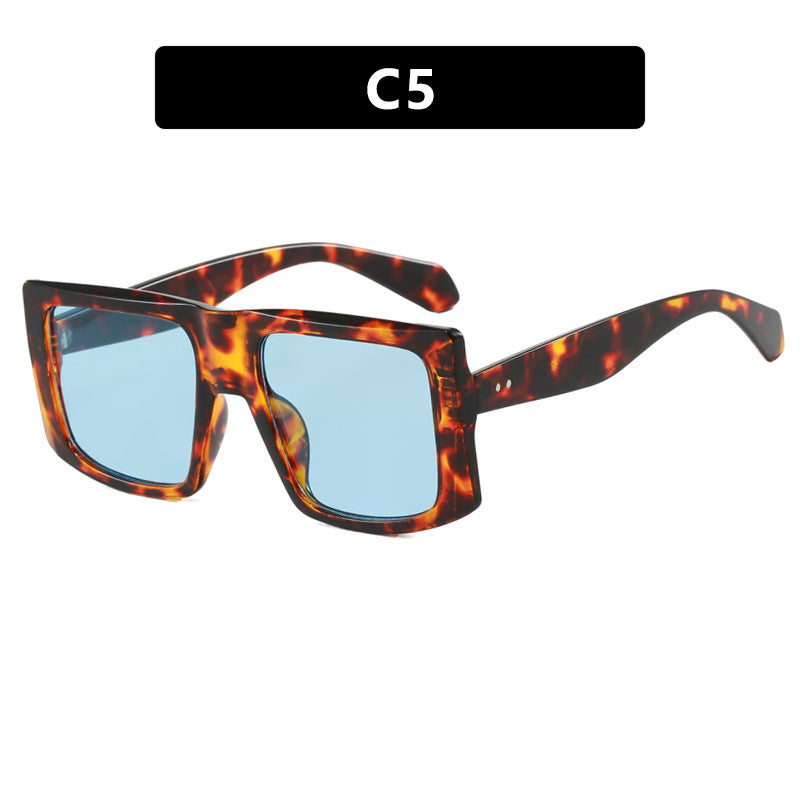 Women's square sunglasses with robust plastic frame and protective UV filter Bowlift