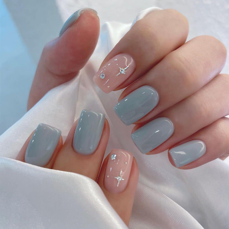 Elegant Stiletto Press-On Nail Art with Rhinestone Accents Bowlift