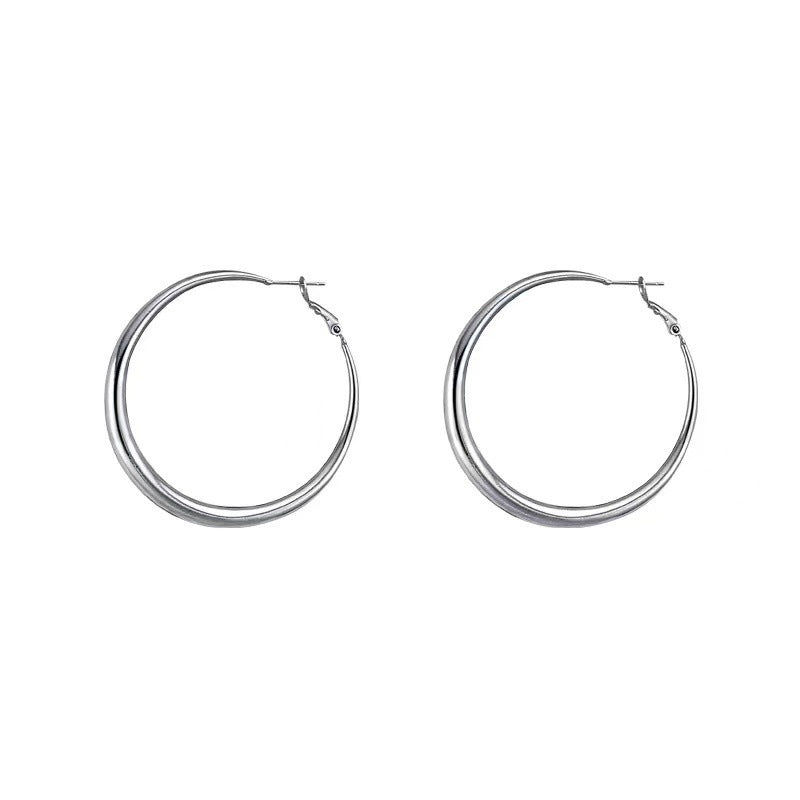 Elegant and Timeless Earrings Bowlift