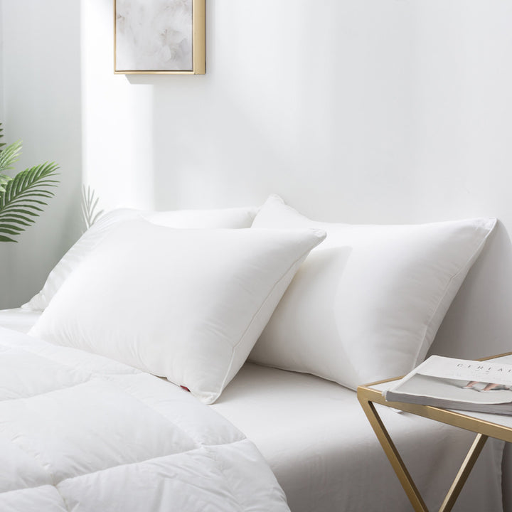 Luxury Hotel-Grade Gusseted Hypoallergenic Pillow With Plush Down Alternative Filling And Breathable Cotton Cover