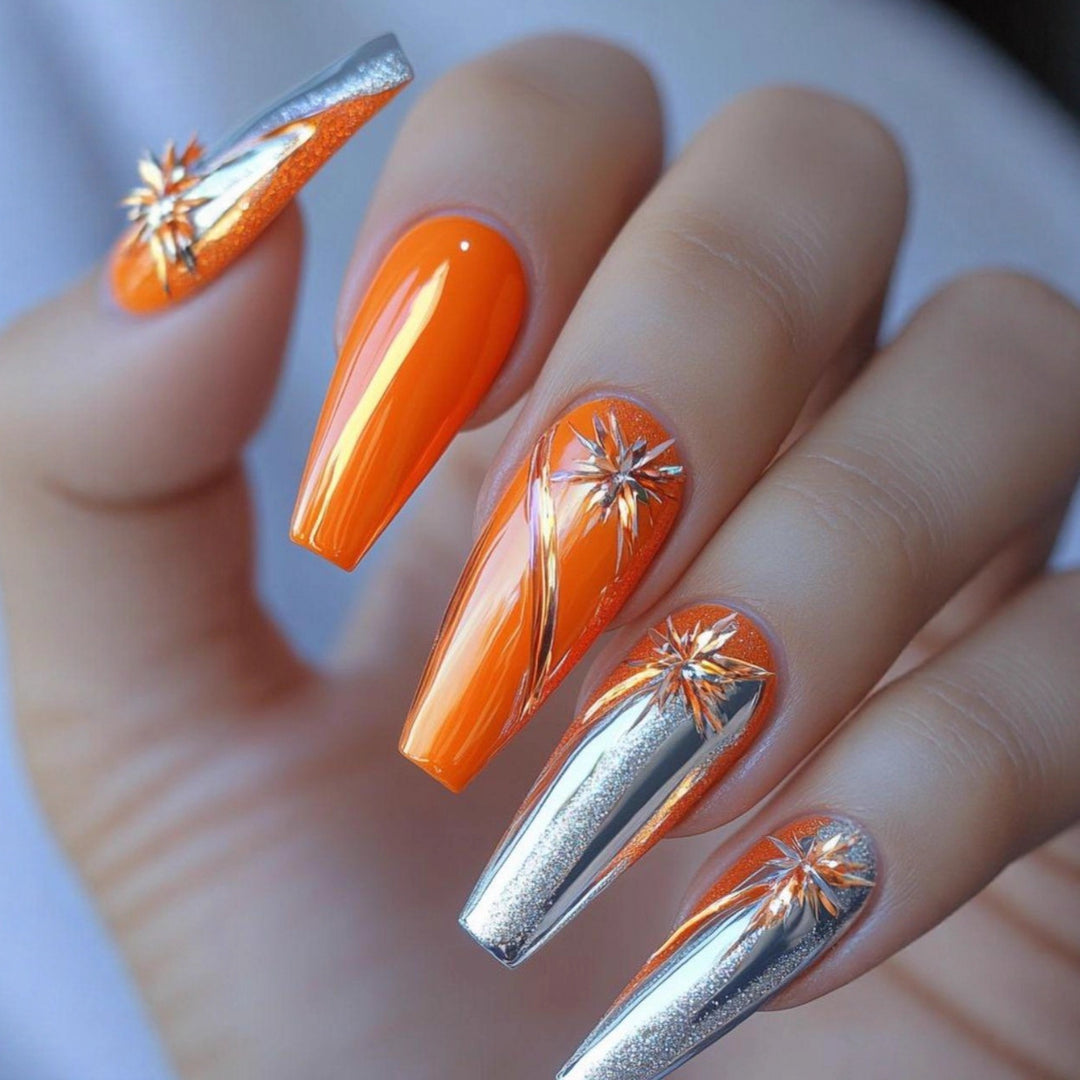 Artificial nails with glitter and metallic accents Bowlift