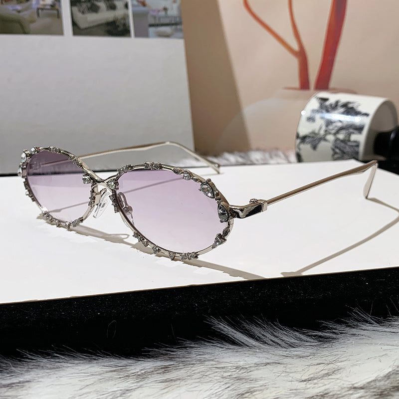 Women's exclusive sunglasses with sparkling rhinestone embellishment and elegant metal frame Bowlift