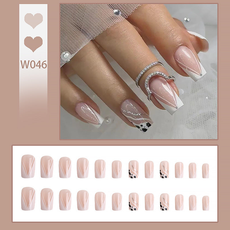 Artificial nail set with geometric accents and elegant design Bowlift