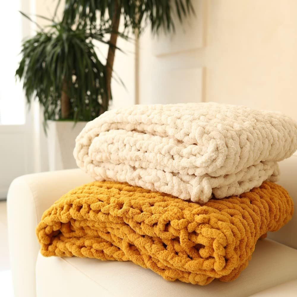 Oversized chunky knit throw blanket with plush chenille yarn Bowlift