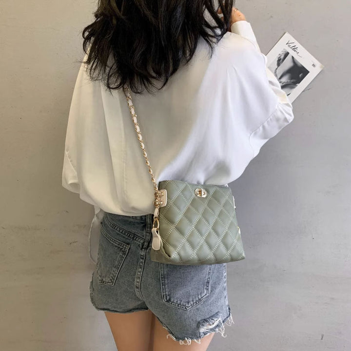 Quilted Crossbody Bag Bowlift