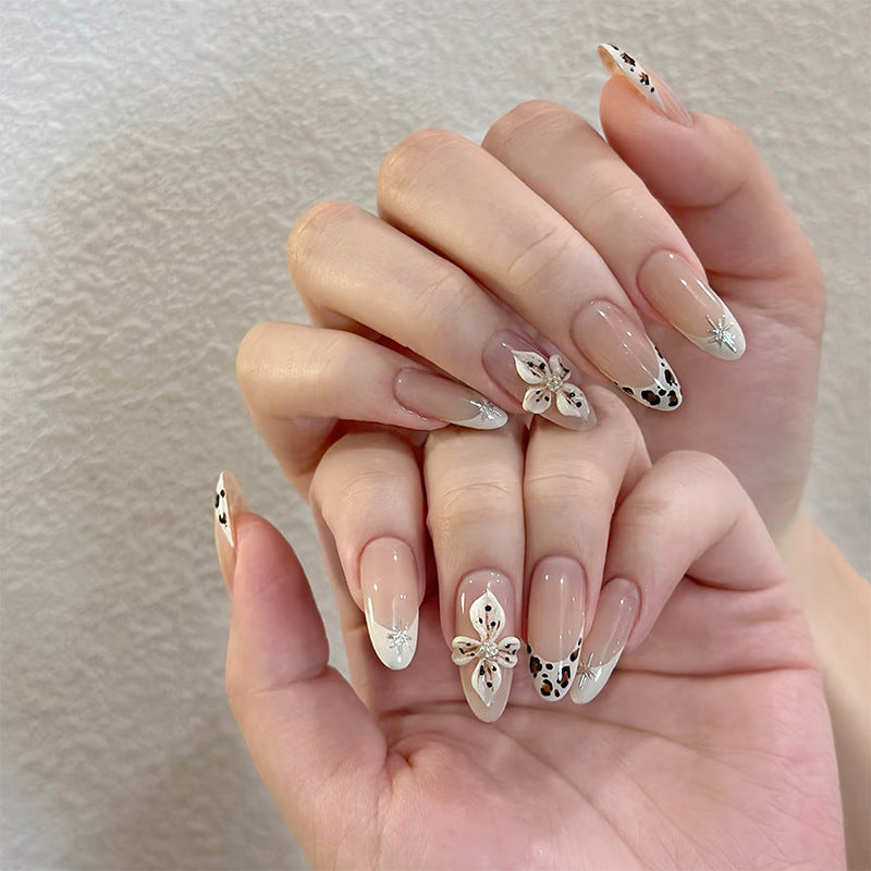Elegant Artificial Nail Collection with Glitter Motifs Bowlift