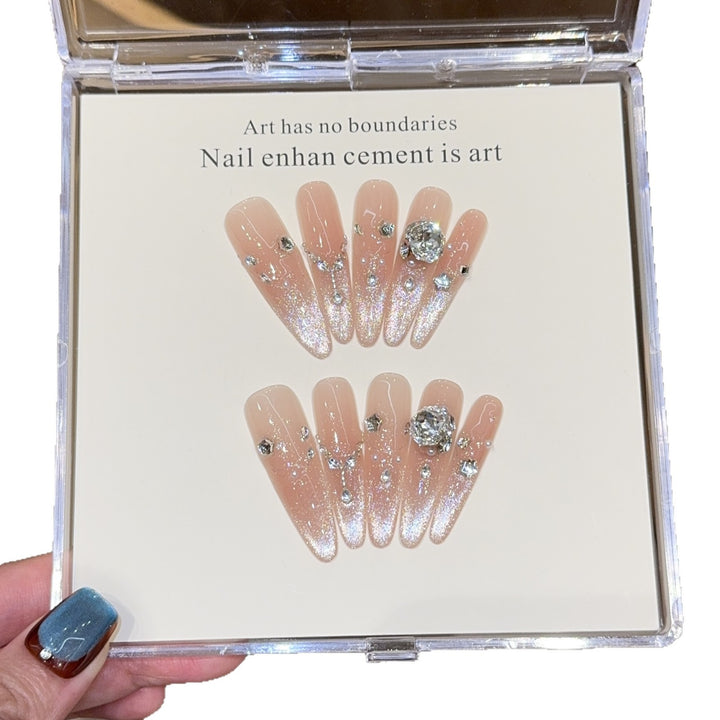 Artificial artificial nails with luxurious glitter and rhinestone design Bowlift
