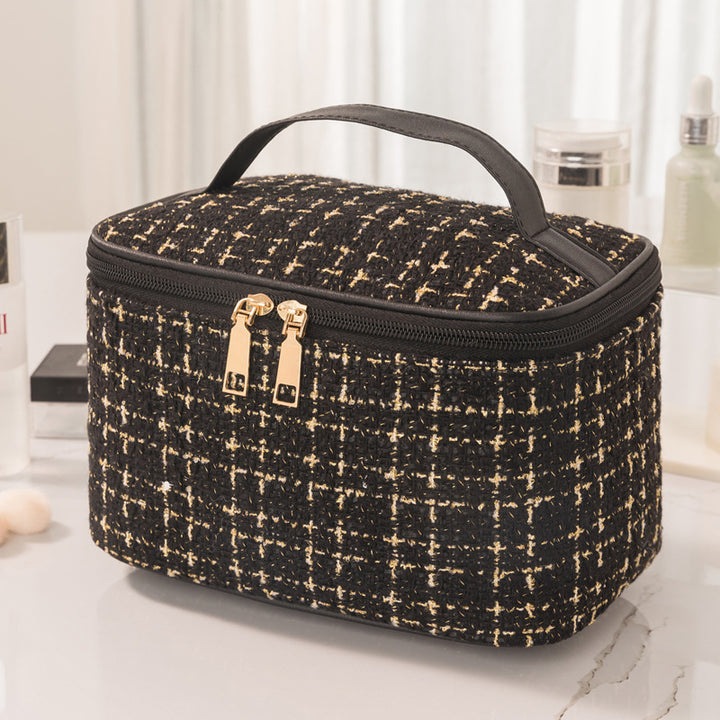 Stylish Quilted Cosmetic Case Bowlift