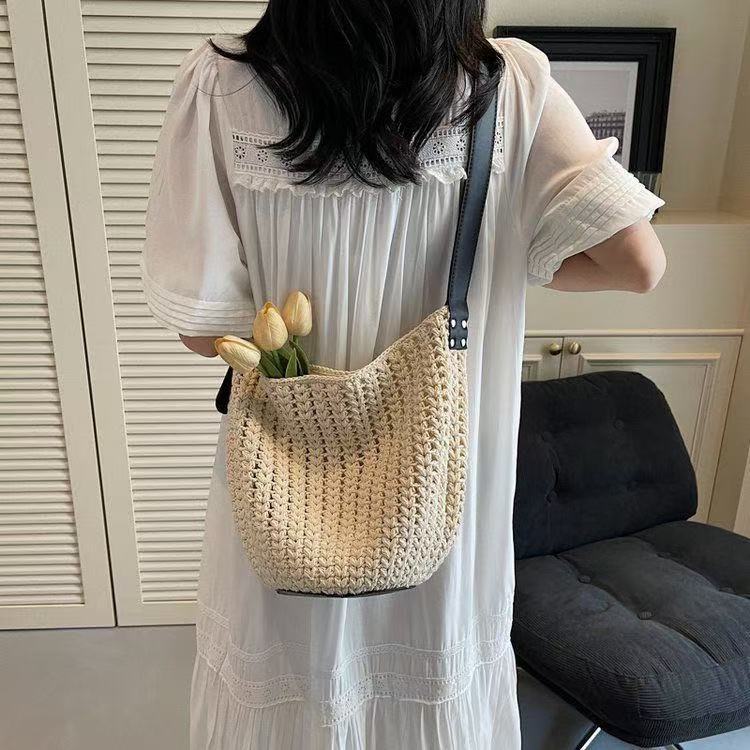 Hand-knotted shoulder bag Bowlift