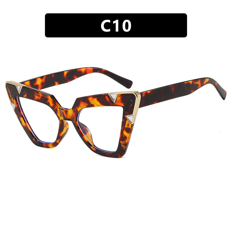 Women's Cat-Eye Sunglasses with Luxurious Design and Protective UV Filter Bowlift