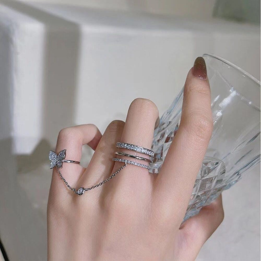 Playful ring set with butterfly elements Bowlift