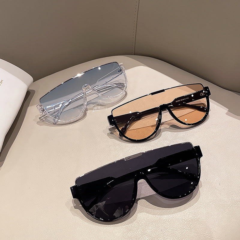Women futuristic oversized sunglasses with clear full-rim frame Bowlift