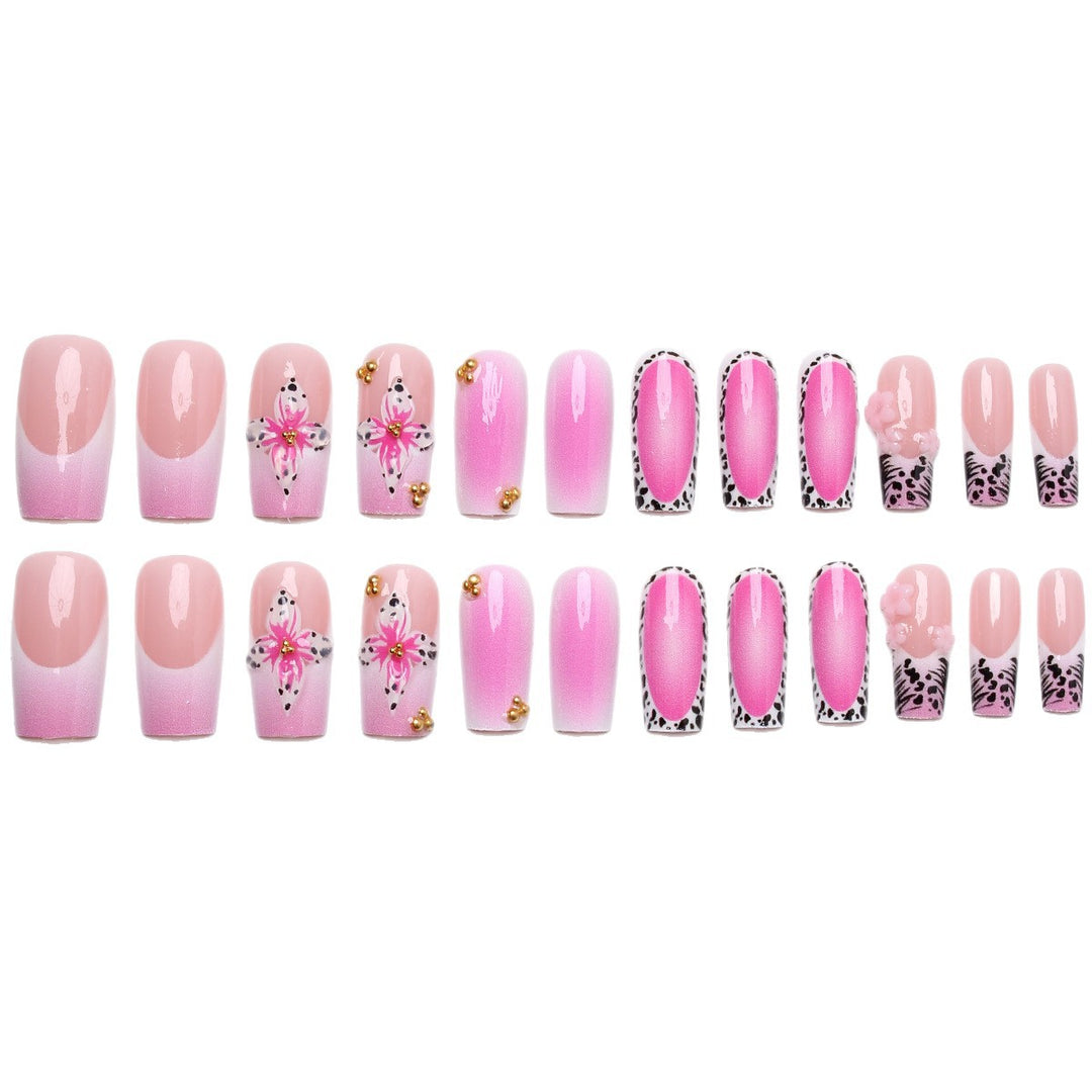 Nail art set with floral and glamorous accents Bowlift