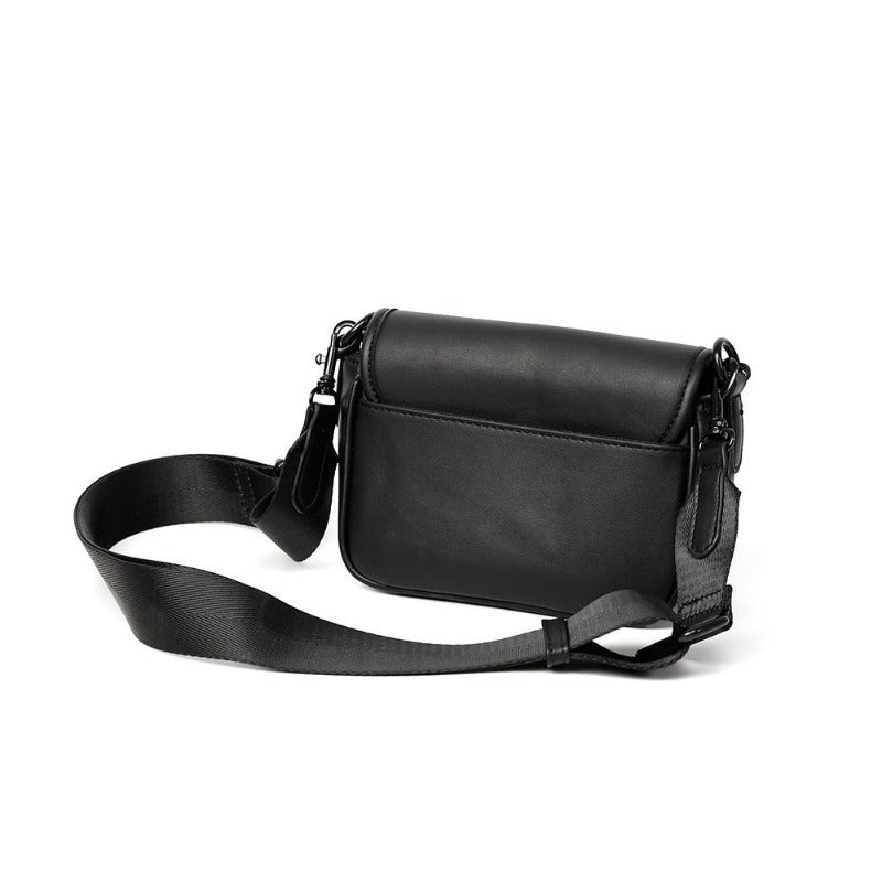 Elegant crossbody bag with chain shoulder strap Bowlift