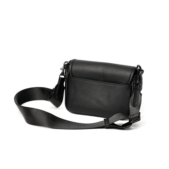 Elegant crossbody bag with chain shoulder strap Bowlift