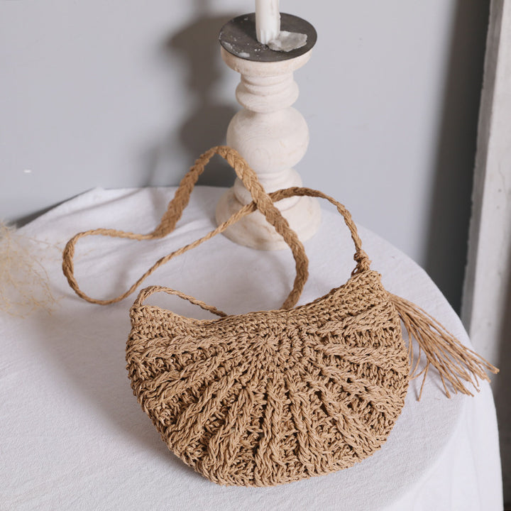 Boho-Inspired Handbag Made of Natural Material Bowlift