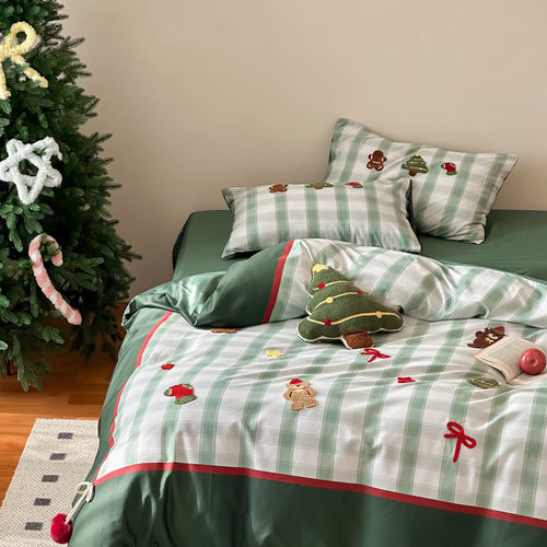 Christmas cotton satin bedding set with checked patchwork, embroidered applications and pompom details Bowlift