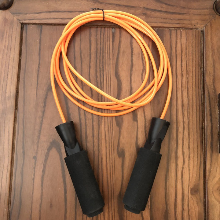 Jump rope with non-slip grips and adjustable cord Bowlift