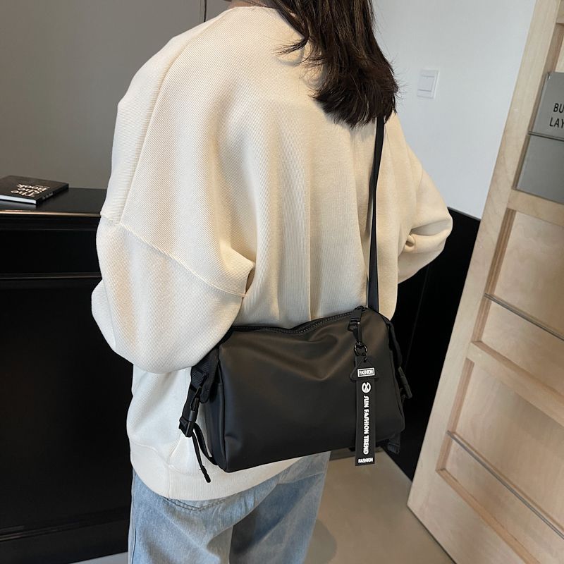 Sleek Multi-Functional Shoulder Bag Bowlift
