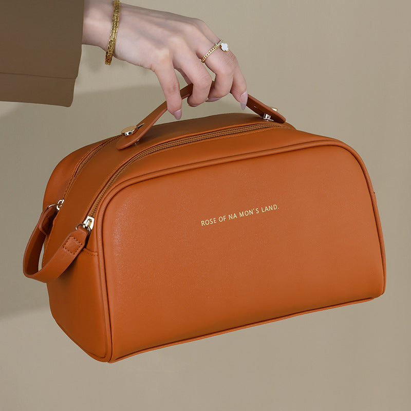 Cosmetic and Care Bag in Elegant Design with Practical Zipper Bowlift