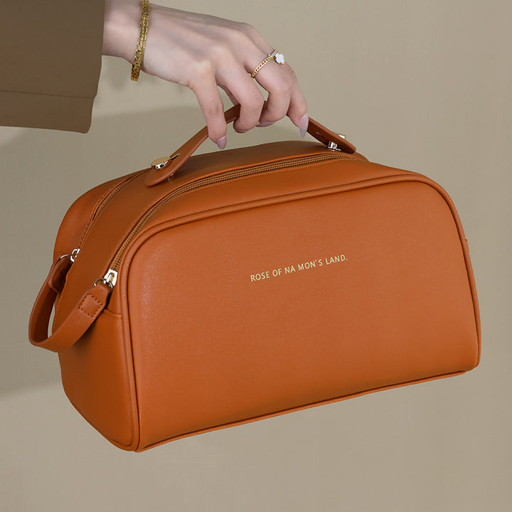 Cosmetic and Care Bag in Elegant Design with Practical Zipper Bowlift
