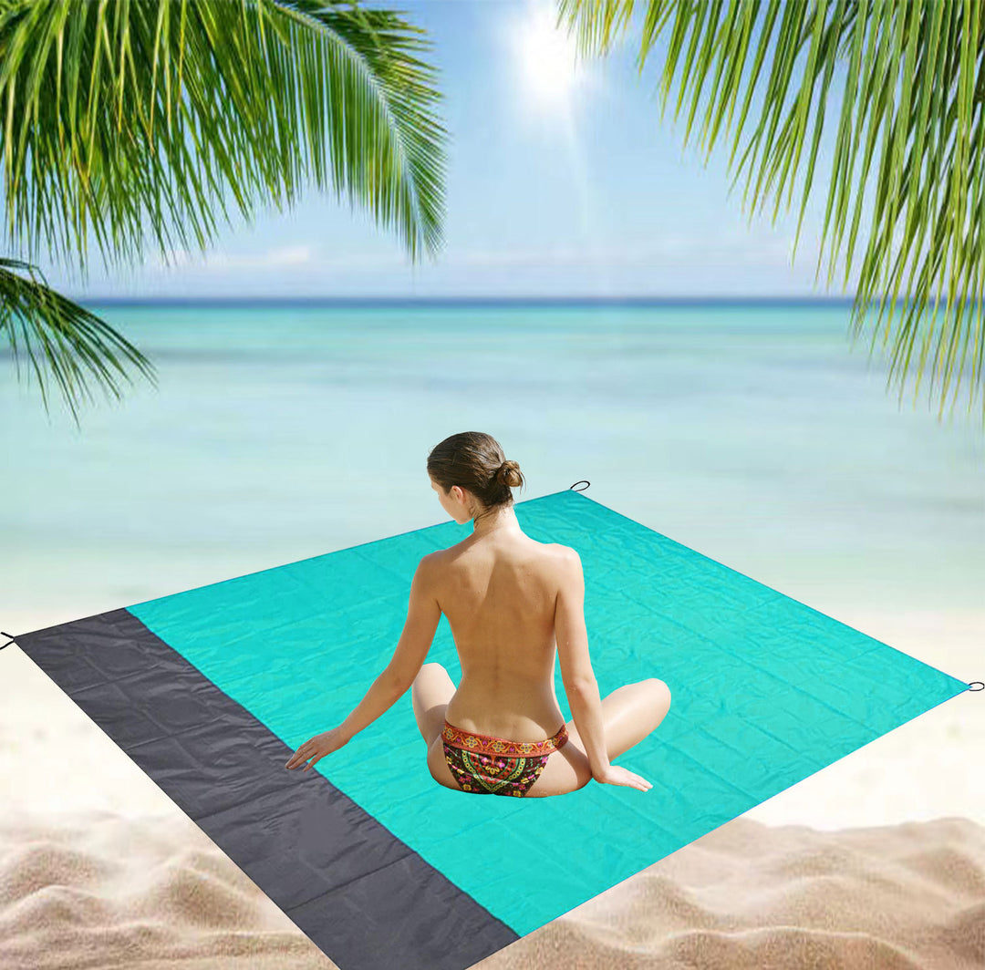 WoOutdoor Waterproof Beach Blanket Bowlift