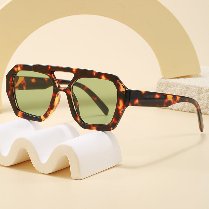 Women's geometric sunglasses in extravagant design Bowlift