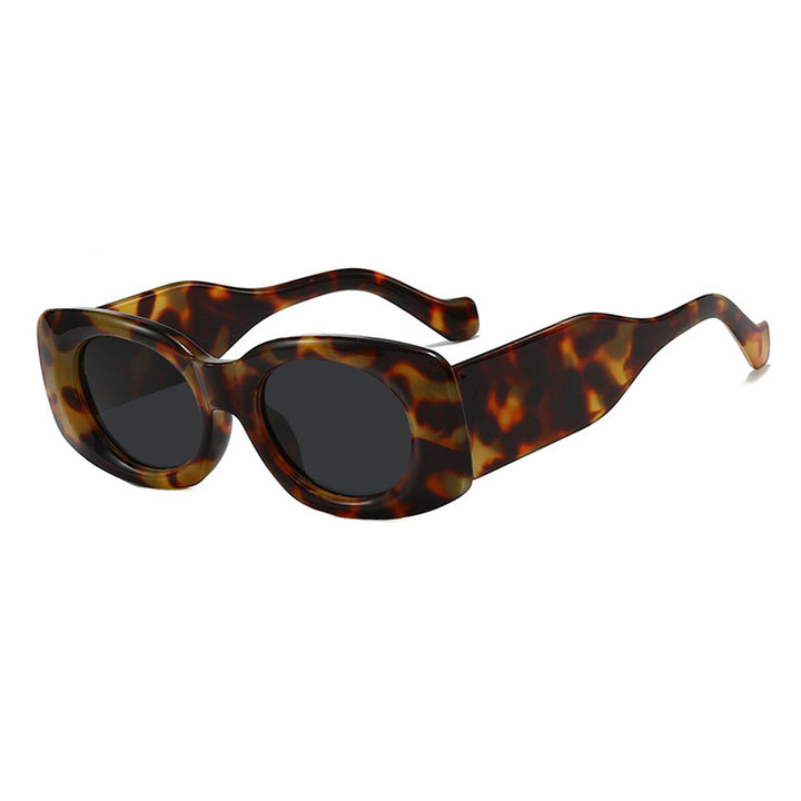 Ladies futuristic sunglasses in elegant square design Bowlift