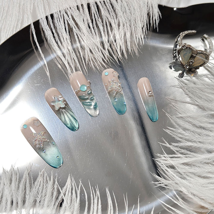 Artificial nails in elegant ocean design Bowlift