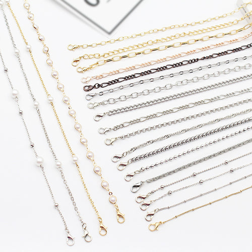 Elegant Pearl-Linked Eyewear Chain Bowlift