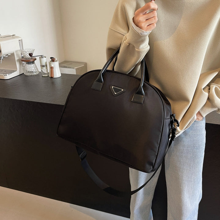 Elegant Structured Handbag Bowlift