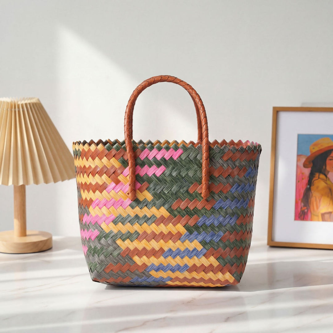 Handwoven tote bag with bamboo handles Bowlift