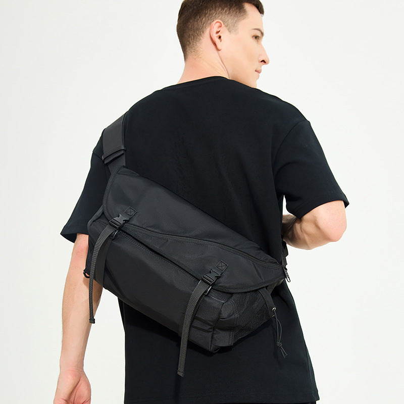 All-Weather Utility Shoulder Bag Bowlift